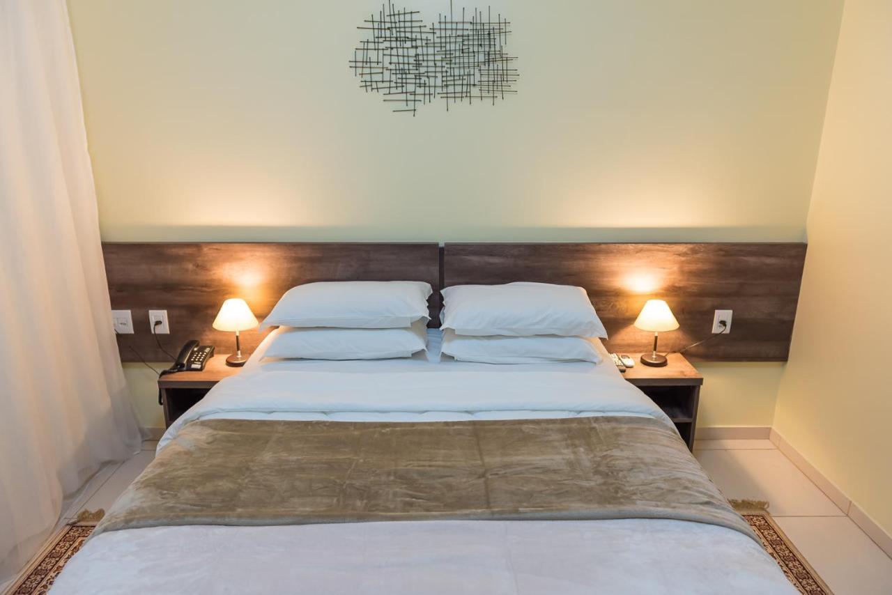 Hotel D'Napoles イジュイー エクステリア 写真